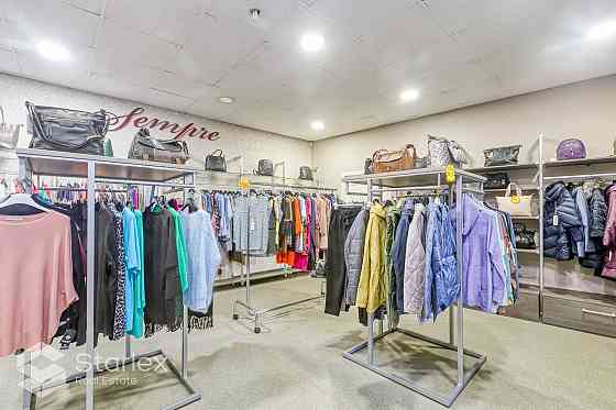 Pārdod tirdzniecības telpas Jūrmalā - Dubultu prospektā 24.  Telpas izvietotas mūra ēkas 1.stāvā. Ko Jūrmala