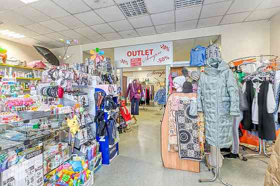 Pārdod tirdzniecības telpas Jūrmalā - Dubultu prospektā 24.  Telpas izvietotas mūra ēkas 1.stāvā. Ko Jūrmala