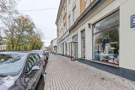 Pārdod tirdzniecības telpas Jūrmalā - Dubultu prospektā 24.  Telpas izvietotas mūra ēkas 1.stāvā. Ko Jūrmala