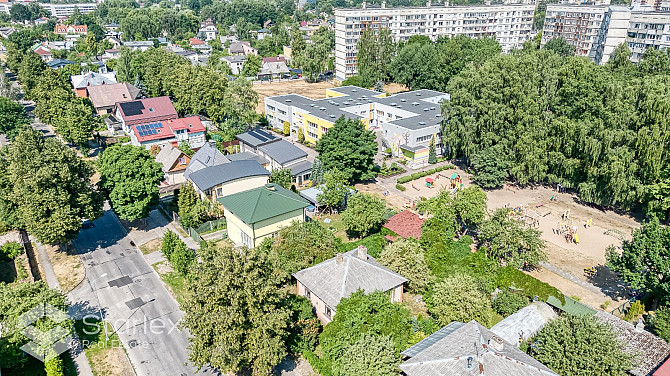 Dārzciemā uz Sesku ielas pārdošanā ir zemes gabals ar vienstāvu māju un palīgceltni. Mājas Rīga - foto 16