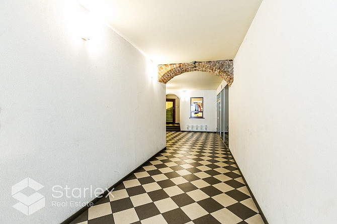 Iznomā biroja telpas prestižā vietā Vecrīgā, Audēju ielā 8 (pie T/C ''Galerija Centrs'').
Ēka celta  Рига - изображение 20