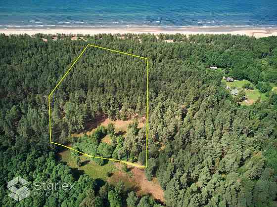 Pārdod zemes īpašumu ar kopējo platību 3,79 ha Mazirbē, pirmajā līnijā no jūras. Lielisks zemes gaba Talsi un novads