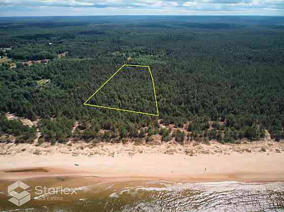 Pārdod zemes īpašumu ar kopējo platību 3,79 ha Mazirbē, pirmajā līnijā no jūras. Lielisks zemes gaba Talsi un novads