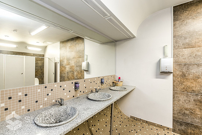 Современное офисное здание. Офисное здание отвечает требованиям высококлассных Рига - изображение 12