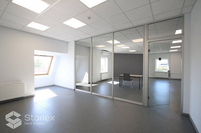 Iznomā biroja telpas centrā  Elijas ielā 17.  Birojs izvietots ēkas 6.stāvā.  Kopējā platība 361.5 m Рига - изображение 11