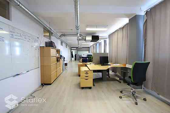 Iznomā biroja telpas centrā  Elijas ielā 17.  Birojs izvietots ēkas 6.stāvā.  Kopējā platība 361.5 m Рига