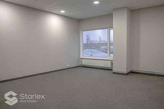 Braslas industriālais parks atrodas stratēģiskā vietā, netālu no Rīgas centra, tiešā Zemitānu, kā ar Rīga