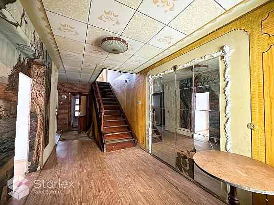 Предложение включает в себя уникальный и архитектурно выразительный дом из Ogre un novads