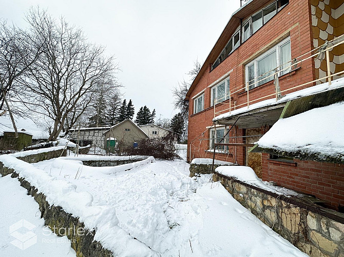 Piedāvājumā unikāla un arhitektoniski izteiksmīga sarkano ķieģeļu māja ar kopējo platību Ogre un novads - foto 2