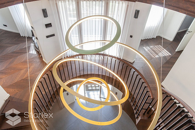 Māja ar baseinu Baltezerā. Arhitekts M.Ģelzis.
Pārdod izsmalcinātu, ekskluzīvu un ļoti Ādažu novads - foto 1