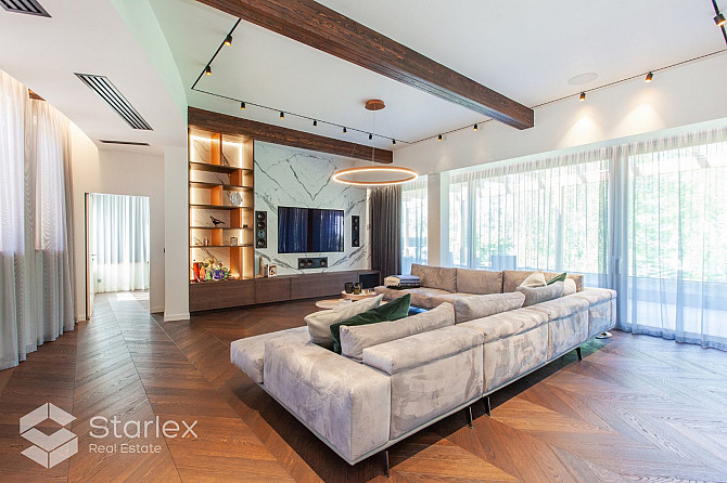 Māja ar baseinu Baltezerā. Arhitekts M.Ģelzis.
Pārdod izsmalcinātu, ekskluzīvu un ļoti Ādažu novads - foto 9