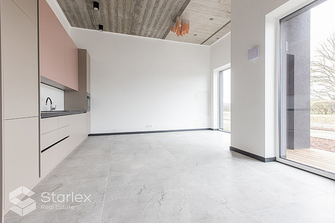 Pilna apdare - 4 istabu townhouse māja Mārupes vidū ar terasi un balkoniem, sava zaļā Mālpils pagasts - foto 14