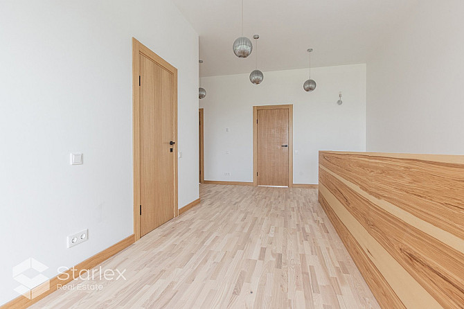 Pilna apdare - 4 istabu townhouse māja Mārupes vidū ar terasi un balkoniem, sava zaļā Mālpils pagasts - foto 13