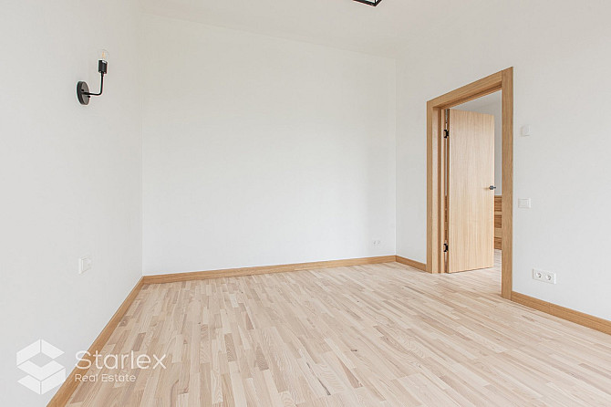 Pilna apdare - 4 istabu townhouse māja Mārupes vidū ar terasi un balkoniem, sava zaļā Mālpils pagasts - foto 18