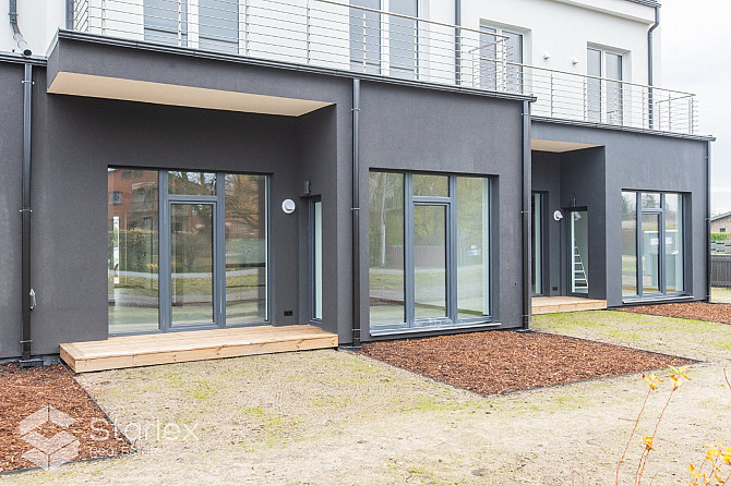 Pilna apdare - 4 istabu townhouse māja Mārupes vidū ar terasi un balkoniem, sava zaļā Mālpils pagasts - foto 1