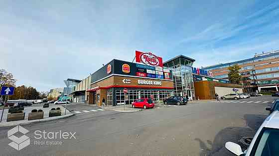 Просторное помещение в торговом центре. Удобный подъезд, большая парковка, рядом Rīga