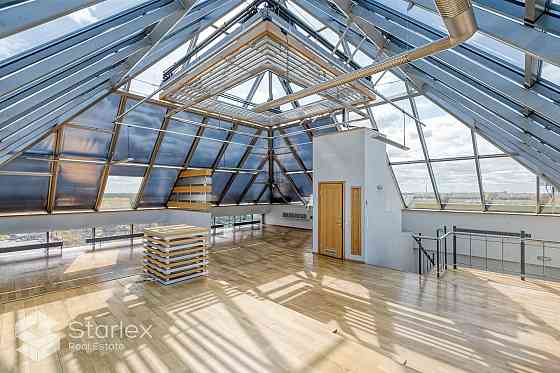 Modernas biroja telpas ar panorāmas skatu uz Rīgu.Augstas klases biroju ēka. Ēkā ir piespiedu ventil Rīga