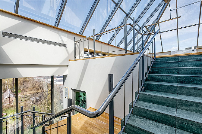 Modernas biroja telpas ar panorāmas skatu uz Rīgu.Augstas klases biroju ēka. Ēkā ir piespiedu Rīga - foto 6