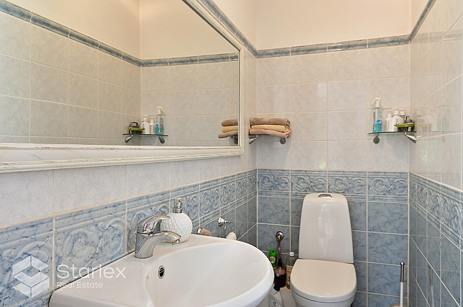 Plaša un iespaidīga privātmāja Bieriņos. Lielisks divstāvu nams un skaisti iekārtots dārzs. Rīga - foto 13