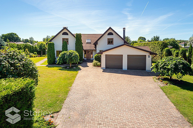 Plaša un iespaidīga privātmāja Bieriņos. Lielisks divstāvu nams un skaisti iekārtots dārzs. Rīga - foto 5