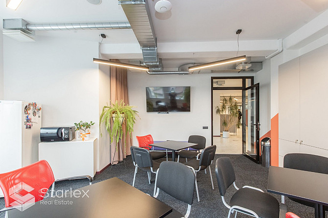 Iznomā biroju renovētā biroju ēkā Riverside Offices. 
Kopējā platība 448 m2.
Birojs Rīga - foto 3