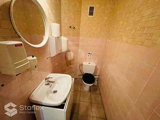 Сдается офисное помещение с раковиной в центре Риги, в престижном здании в стиле Рига