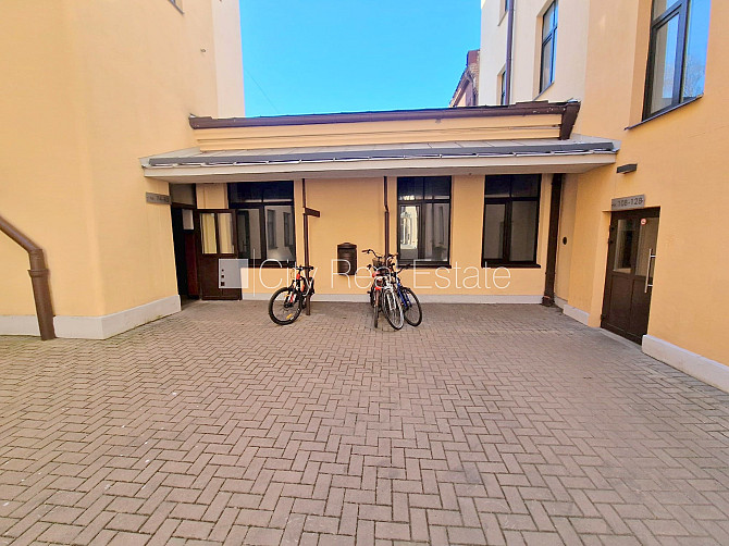 Pagalma ēka, renovēta māja, slēgts pagalms, ieeja no ielas un pagalma, logi vērsti uz pagalma Rīga - foto 12