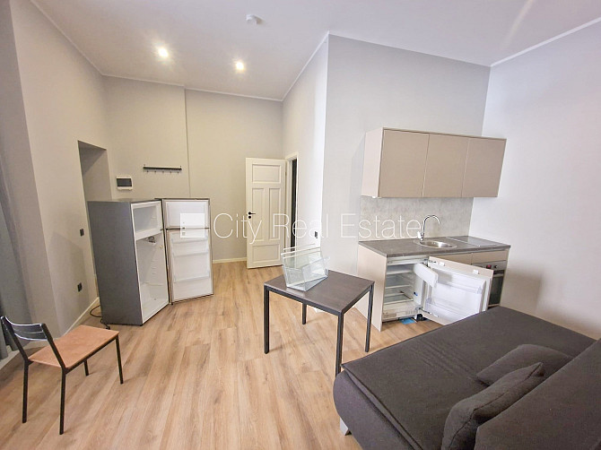 Pagalma ēka, renovēta māja, slēgts pagalms, ieeja no ielas un pagalma, logi vērsti uz pagalma Rīga - foto 3