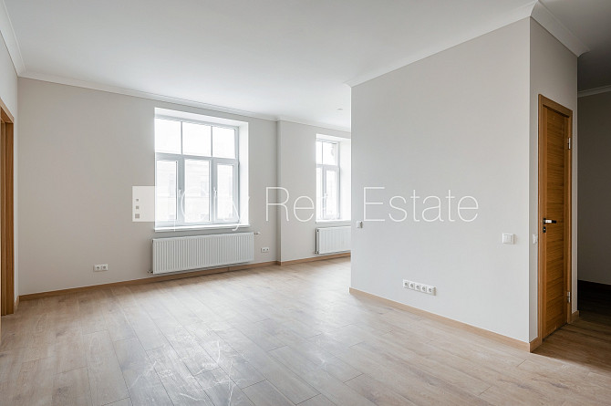 Fasādes māja, ieeja no ielas, mansards, sauna, caurstaigājamas izolētas istabas, augstie Rīga - foto 17