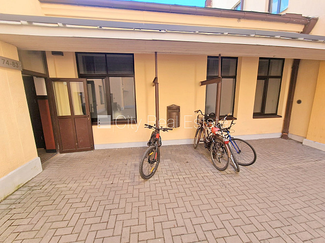 Pagalma ēka, renovēta māja, slēgts pagalms, ieeja no ielas un pagalma, logi vērsti uz pagalma Rīga - foto 13