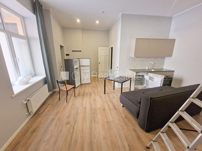 Pagalma ēka, renovēta māja, slēgts pagalms, ieeja no ielas un pagalma, logi vērsti uz pagalma Rīga - foto 2