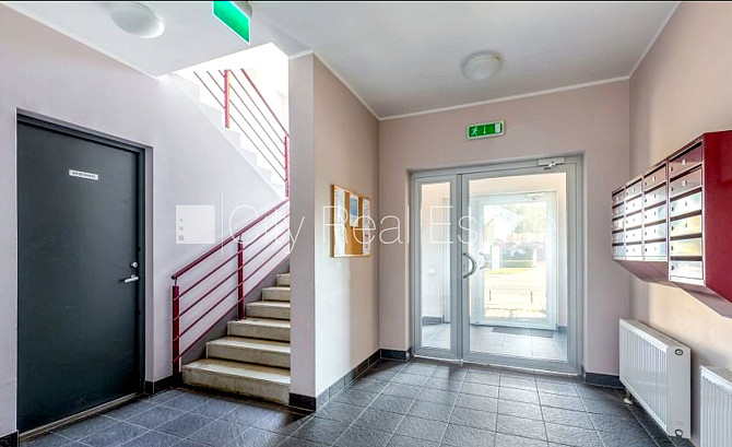 Jaunceltne, fasādes māja, labiekārtota apzaļumota teritorija, garāža vienai automašīnai, Rīga - foto 14