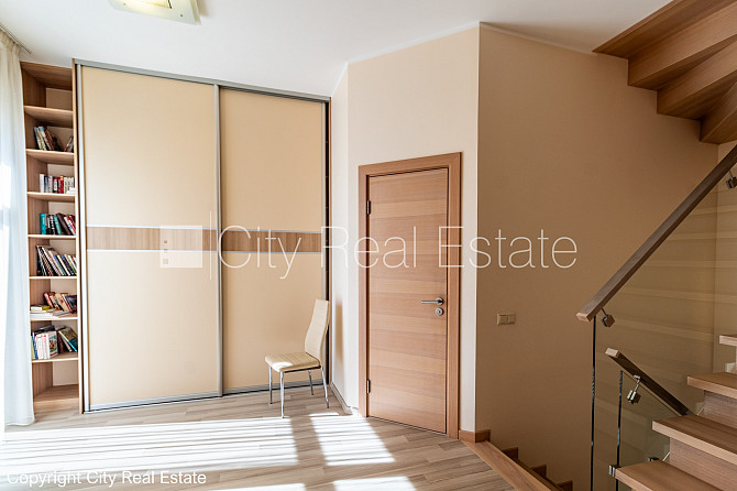 Zeme īpašumā, jaunceltne, zaļā teritorija, slēgts pagalms, teritorijas iebrauktuves vārti Jūrmala - foto 15