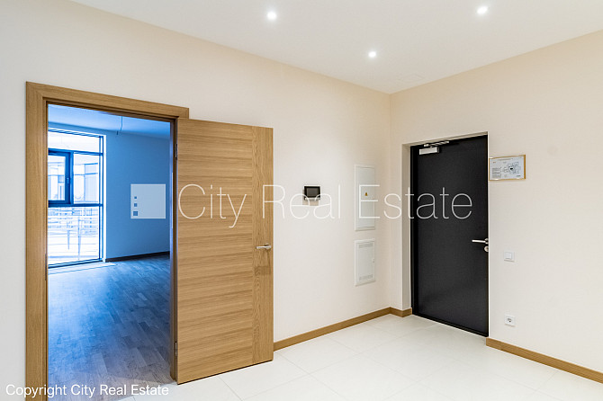 Zeme īpašumā, jaunceltne, monolīta betona sienas, zaļā teritorija, bruģēts piebraucamais Jūrmala - foto 14