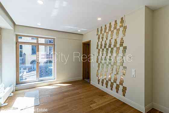 Проект - Panorama Plaza (Панорама Плаза), благоустроенный озеленённый двор, во дворе Rīga