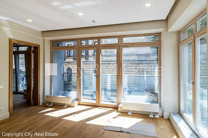 Projekts - Panorama Plaza, labiekārtots apzaļumots pagalms, pagalmā bērnu spēļu laukums, ir Rīga - foto 1