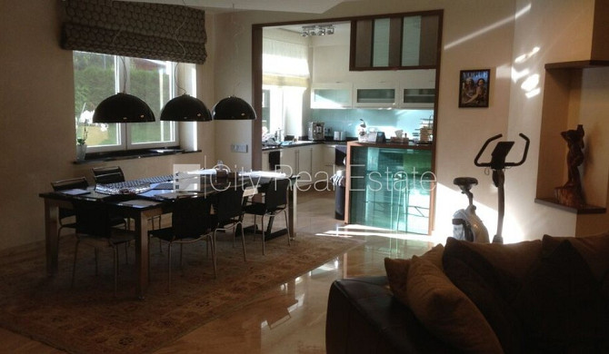 Projekts - Panorama Plaza, labiekārtots apzaļumots pagalms, pagalmā bērnu spēļu laukums, ir Rīga - foto 20