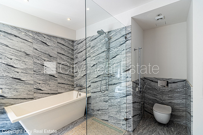 Projekts - Panorama Plaza, labiekārtots apzaļumots pagalms, pagalmā bērnu spēļu laukums, ir Rīga - foto 5