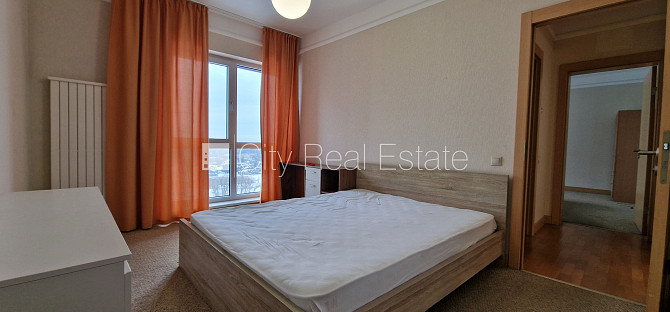 Puse mājas, dzīvokļu skaits ēkā  2 gab., zaļā teritorija, iežogota teritorija ar metāla Rīga - foto 7