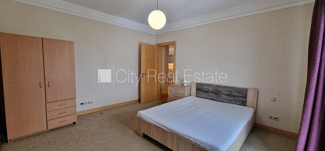 Puse mājas, dzīvokļu skaits ēkā  2 gab., zaļā teritorija, iežogota teritorija ar metāla Rīga - foto 11