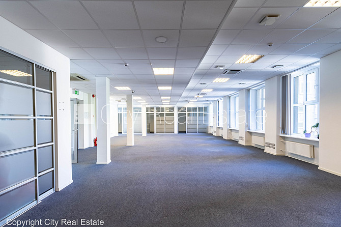 Puse mājas, dzīvokļu skaits ēkā  2 gab., zaļā teritorija, iežogota teritorija ar metāla Rīga - foto 17