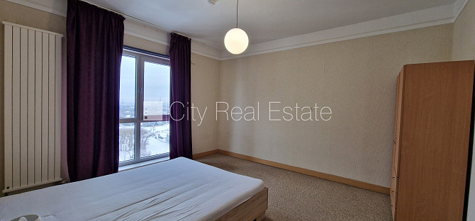 Puse mājas, dzīvokļu skaits ēkā  2 gab., zaļā teritorija, iežogota teritorija ar metāla Rīga - foto 12