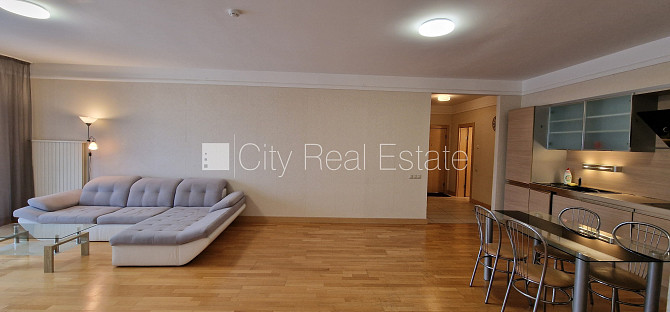 Puse mājas, dzīvokļu skaits ēkā  2 gab., zaļā teritorija, iežogota teritorija ar metāla Rīga - foto 13