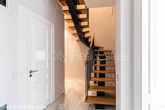 Новостройка, фасадный дом, благоустроенная озеленённая территория, место для Jūrmala