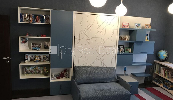 Fasādes māja, renovēta māja, ieeja no ielas, kāpņu telpa pēc kosmētiskā remonta, logi Rīga - foto 15