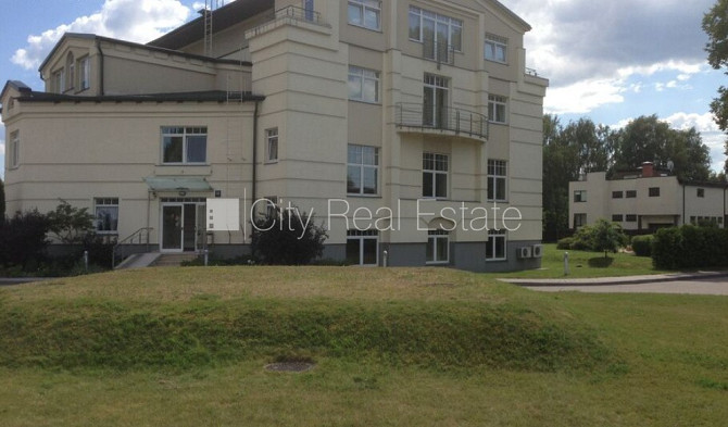 Fasādes māja, renovēta māja, ieeja no ielas, kāpņu telpa pēc kosmētiskā remonta, logi Rīga - foto 20