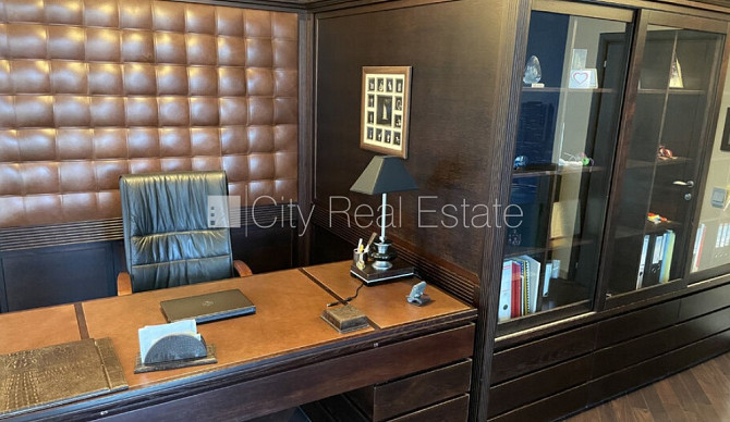 Fasādes māja, renovēta māja, ieeja no ielas, kāpņu telpa pēc kosmētiskā remonta, logi Rīga - foto 12