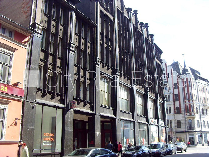 Privātmāja, labiekārtota apzaļumota teritorija, bruģēts piebraucamais ceļš, iežogota Jūrmala - foto 16