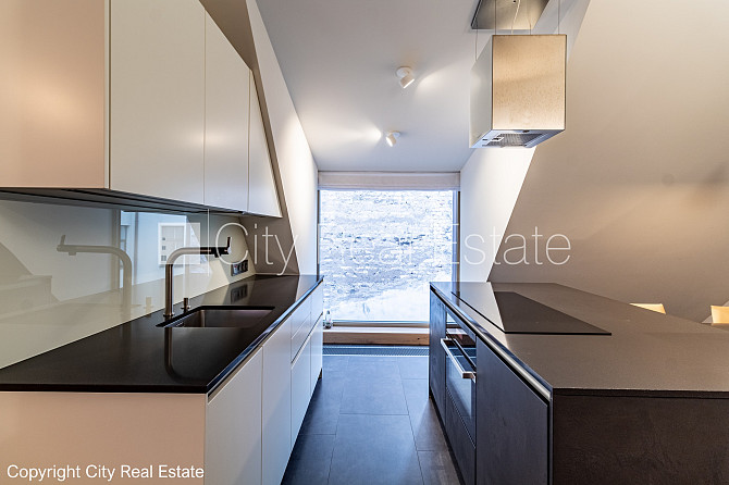 Jaunceltne, pagalma ēka, energo efektīva māja, ieeja no pagalma, puspagrabs, ir lifts, logi Rīga - foto 11