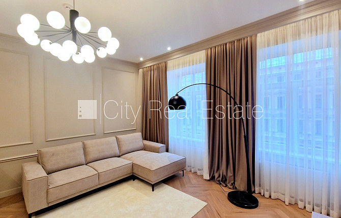 Fasādes māja, renovēta māja, teritorijas iebrauktuves vārti aprīkoti ar automatizētu Rīga - foto 1